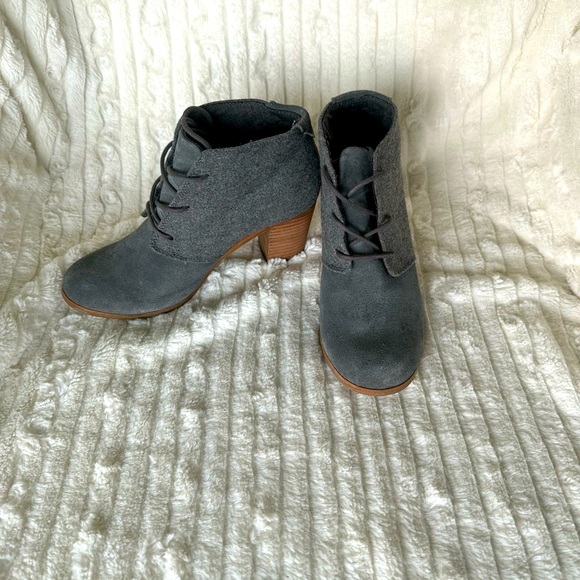 Grey TOMS heeled boot - Picture 1 of 2